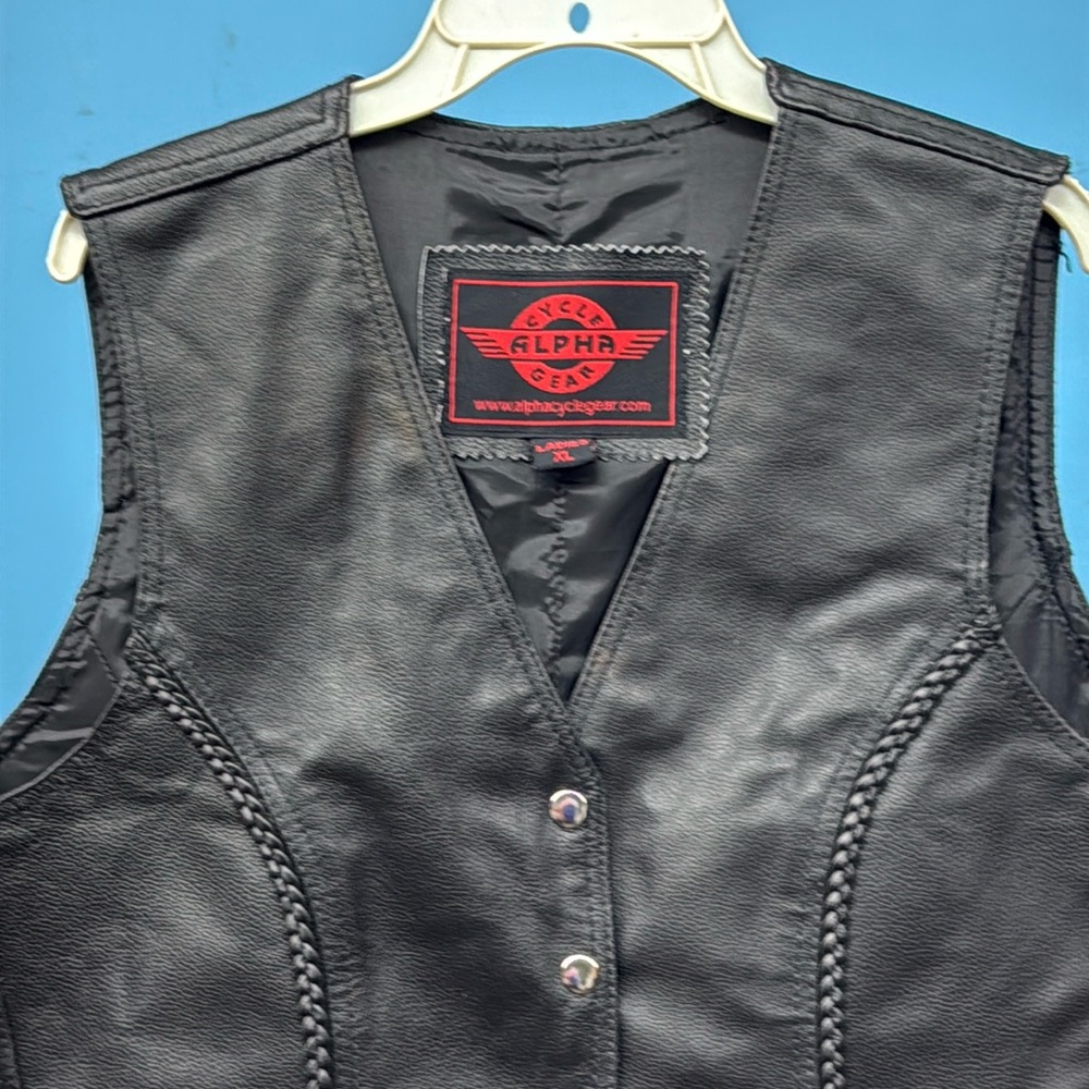 Alpha Cycle Gear Women Leather Vest, Size XL, NWOT, MAKE AN OFFER!!!